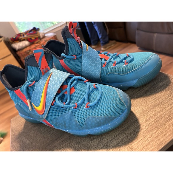 nike youth size 7 LeBron James Basketball Shoes Blue \u0026amp; Yellow